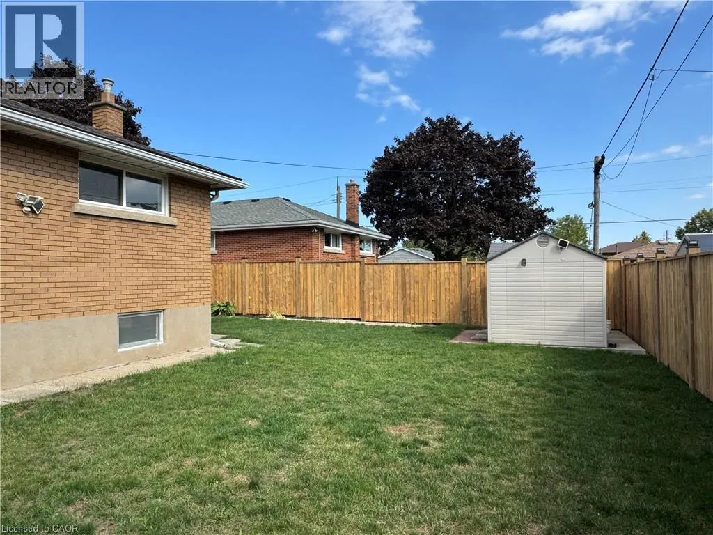 62 CLOKE Court