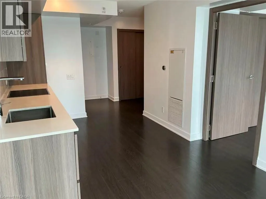 17 BATHURST STREET Street Unit# 1605, #1605
