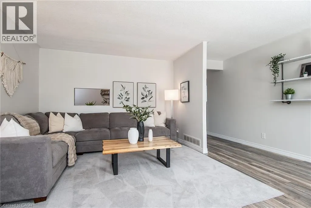 197 SILVER ASPEN Crescent