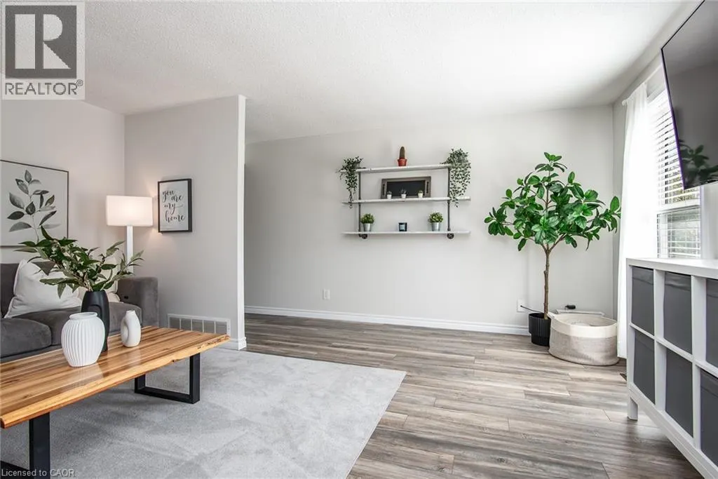 197 SILVER ASPEN Crescent