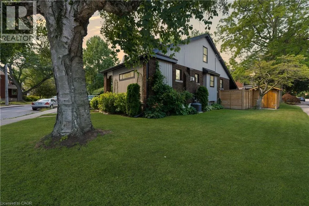 46 NEWTON Avenue