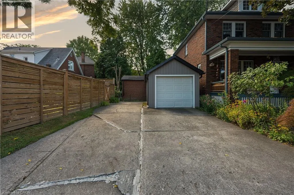 46 NEWTON Avenue