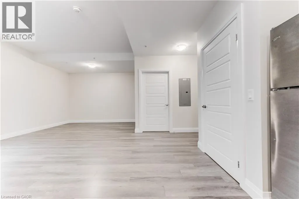 5 WAKE ROBIN Drive Unit# 303, #303