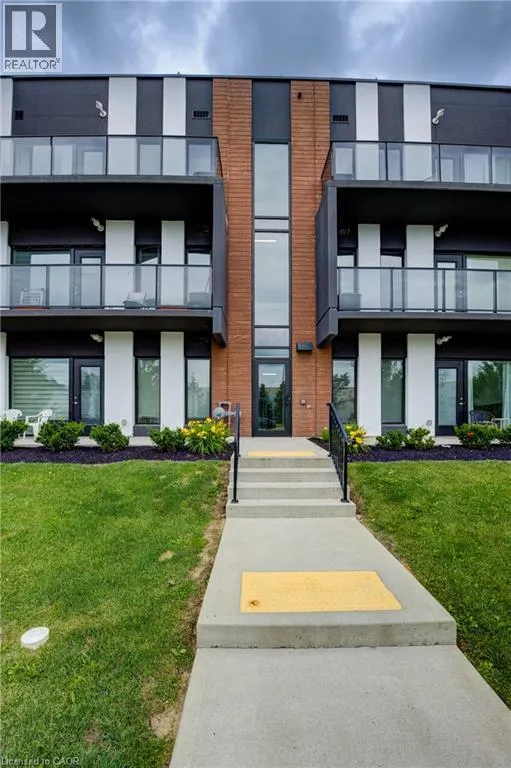 5 WAKE ROBIN Drive Unit# 303, #303