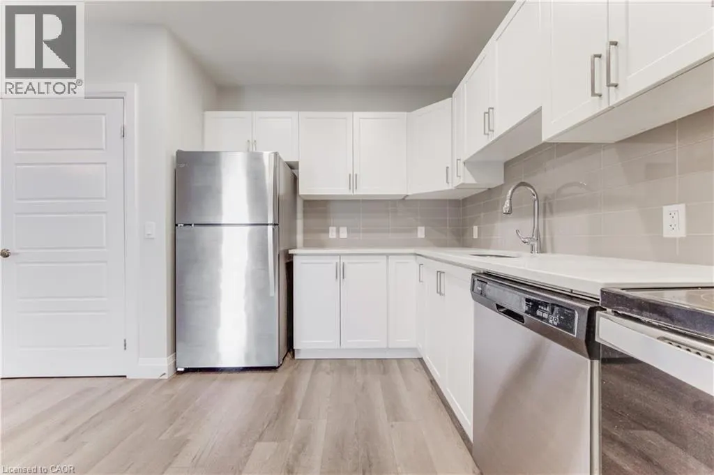 5 WAKE ROBIN Drive Unit# 303, #303