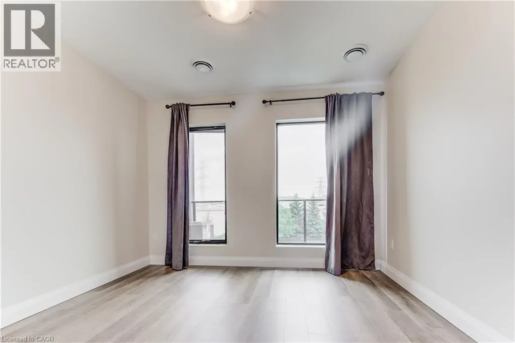 5 WAKE ROBIN Drive Unit# 303, #303