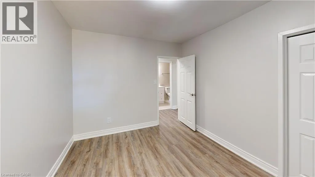 3189 KING Street E Unit# 405, #405