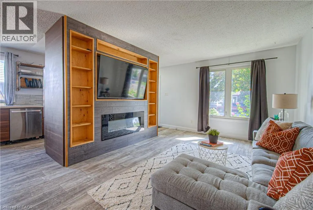 10 PALOMINO Drive