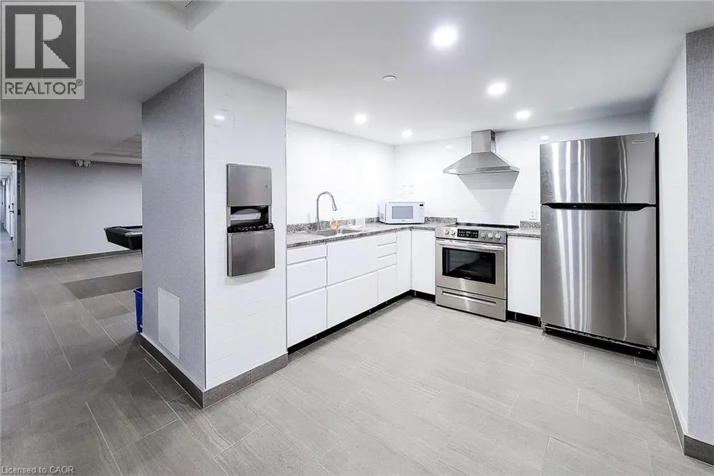 700 DYNES Road Unit# 707, #707
