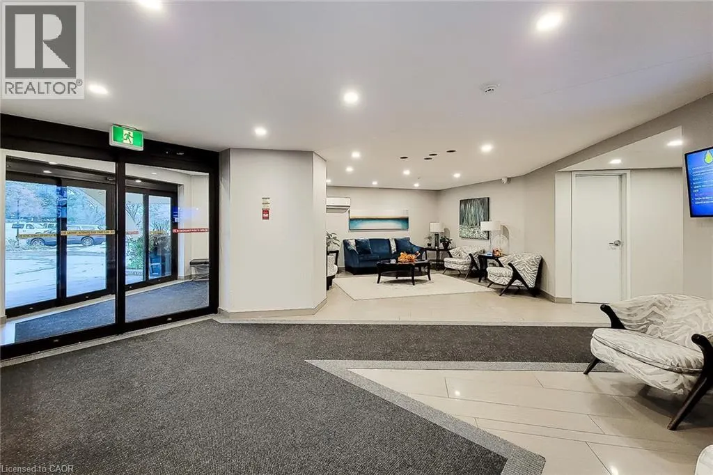 700 DYNES Road Unit# 707, #707