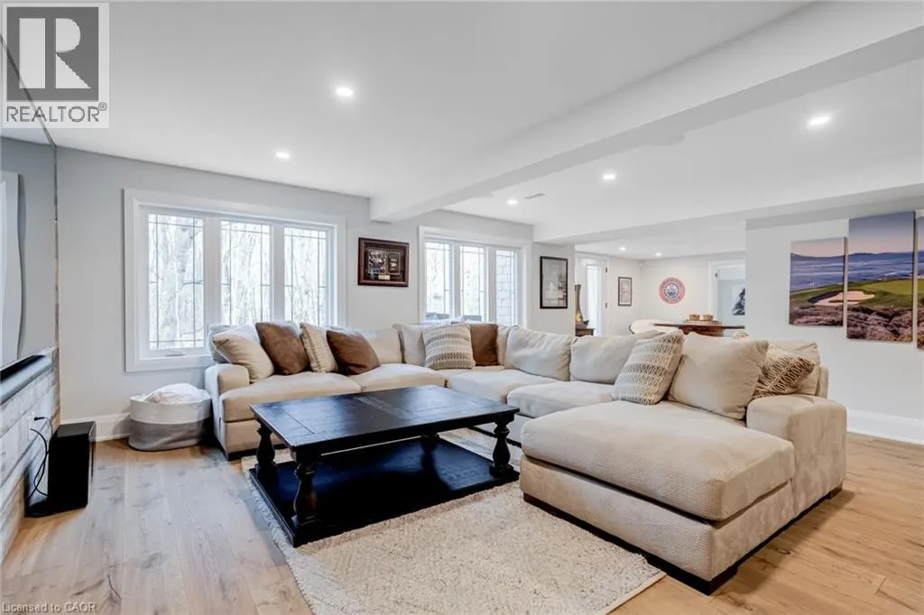 18 ELDER Crescent