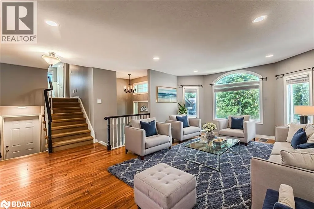 239 SIMCOE Street