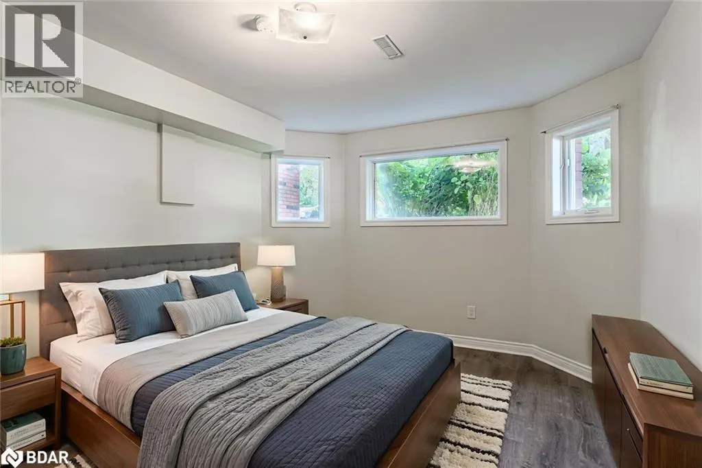239 SIMCOE Street