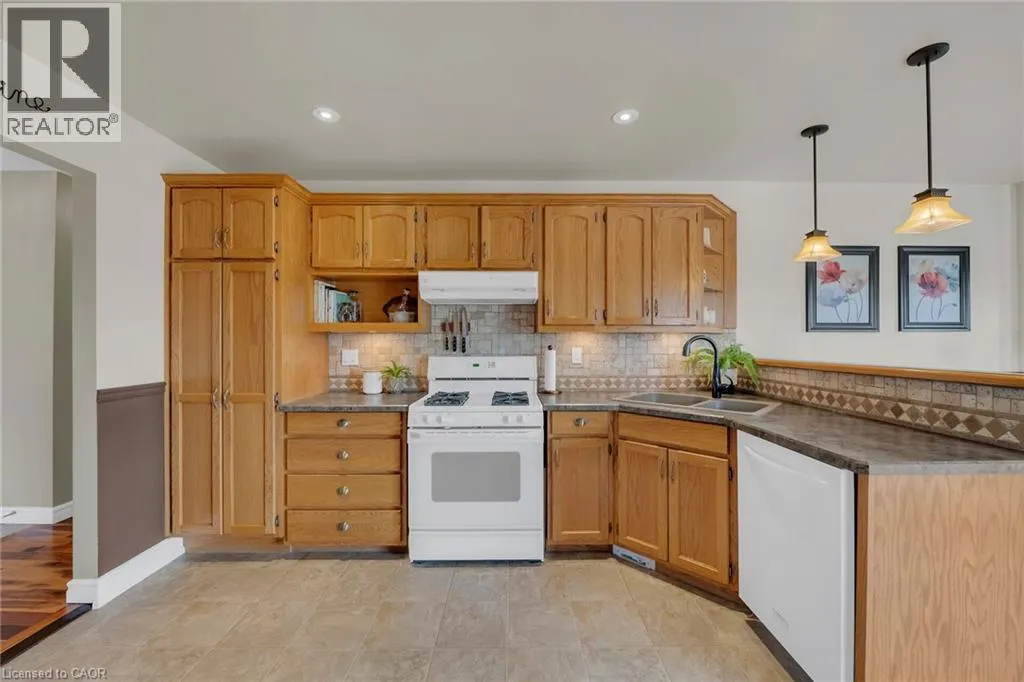 35 HIGHLAND Boulevard