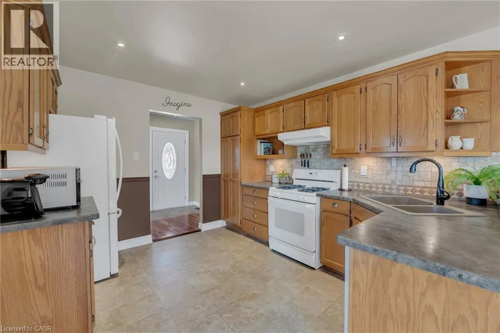 35 HIGHLAND Boulevard