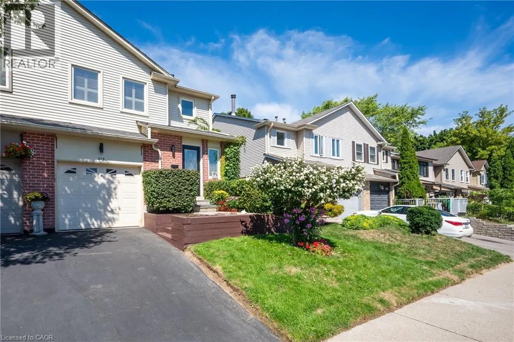 815 SWEETWATER Crescent