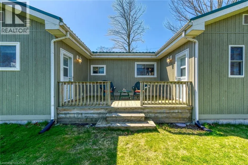 555 EDGEWATER Place