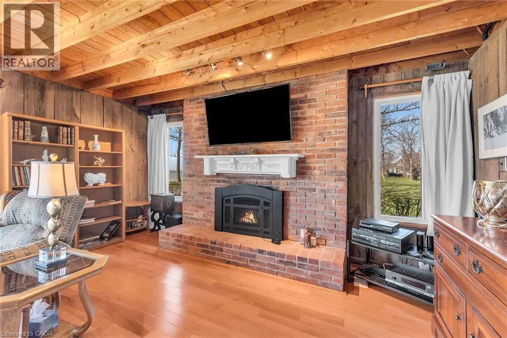 555 EDGEWATER Place