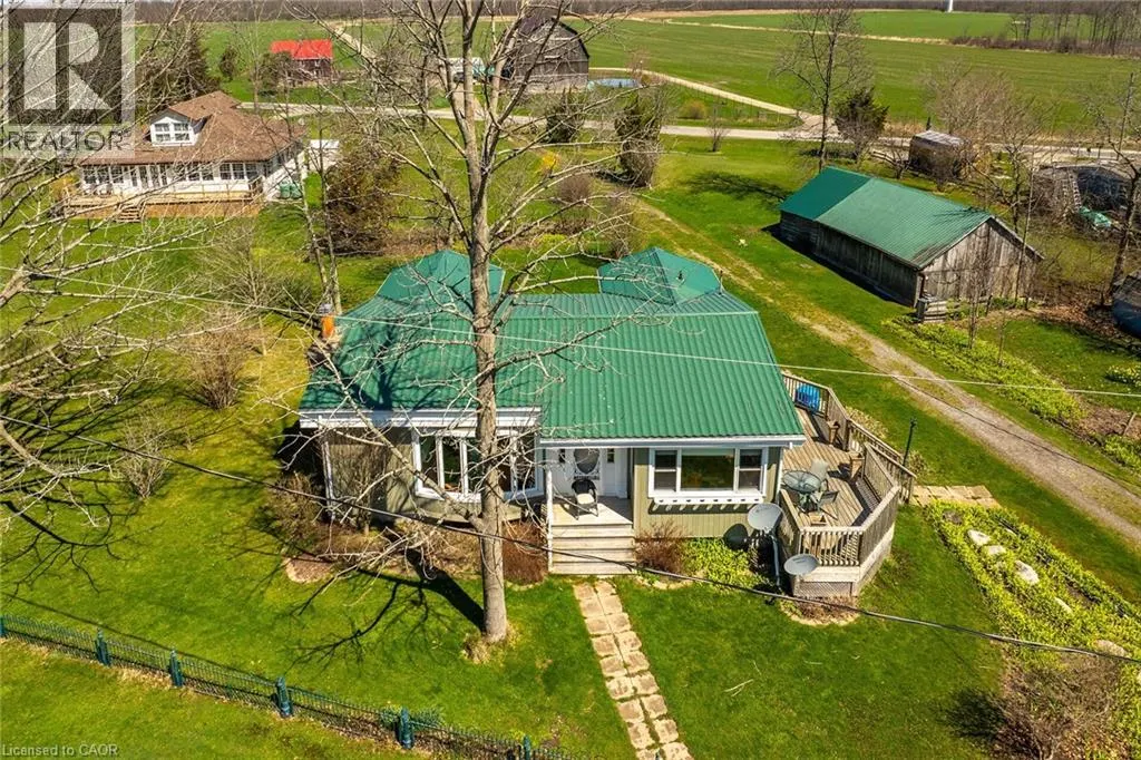 555 EDGEWATER Place