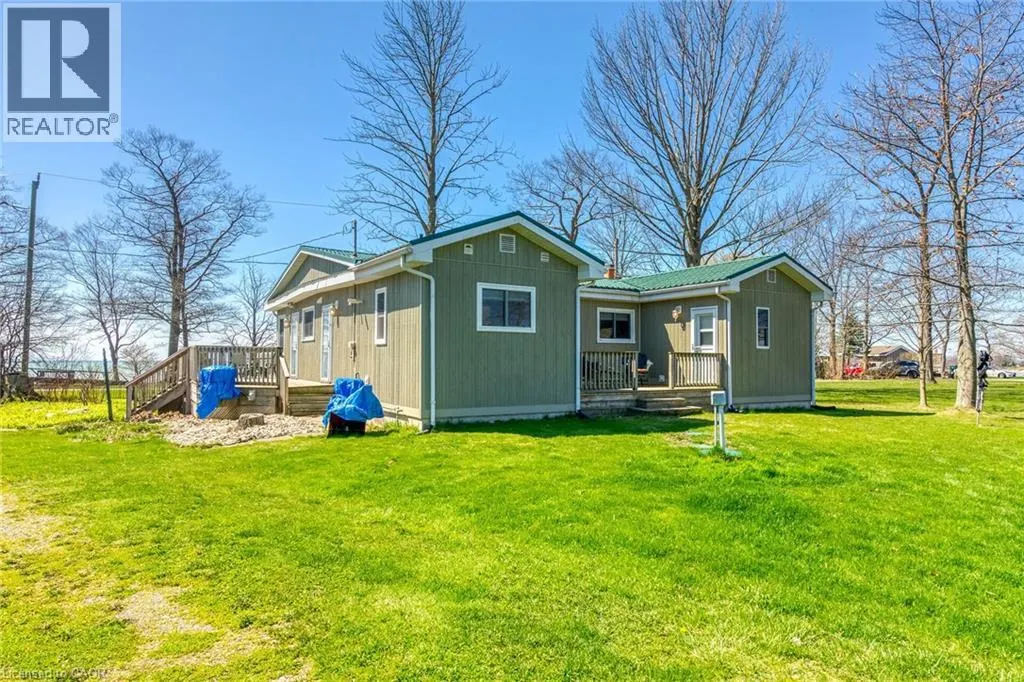 555 EDGEWATER Place