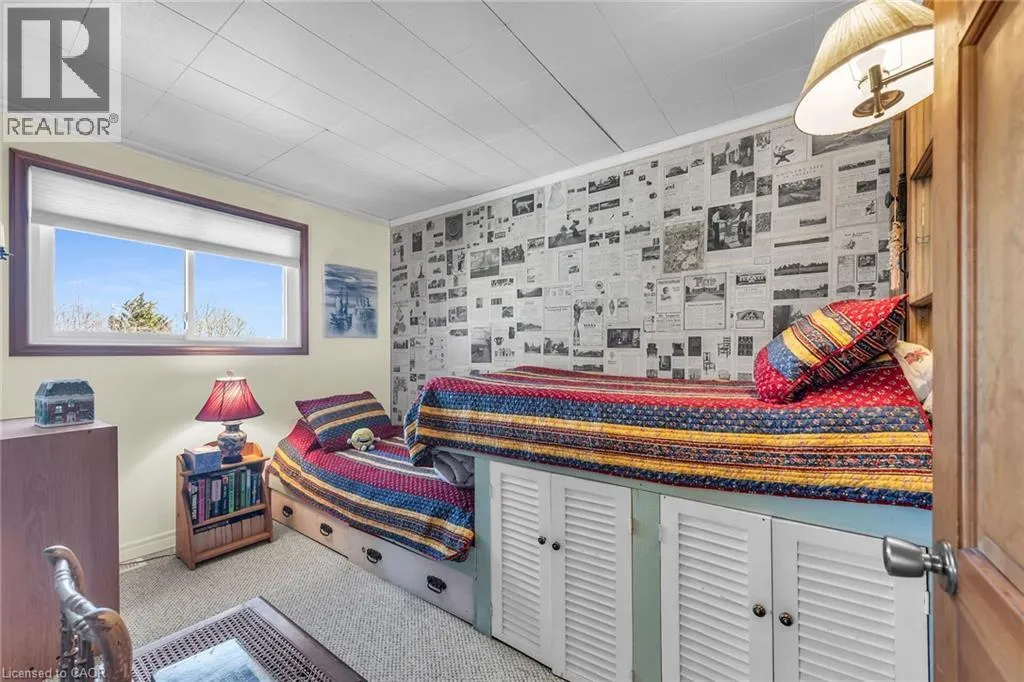555 EDGEWATER Place