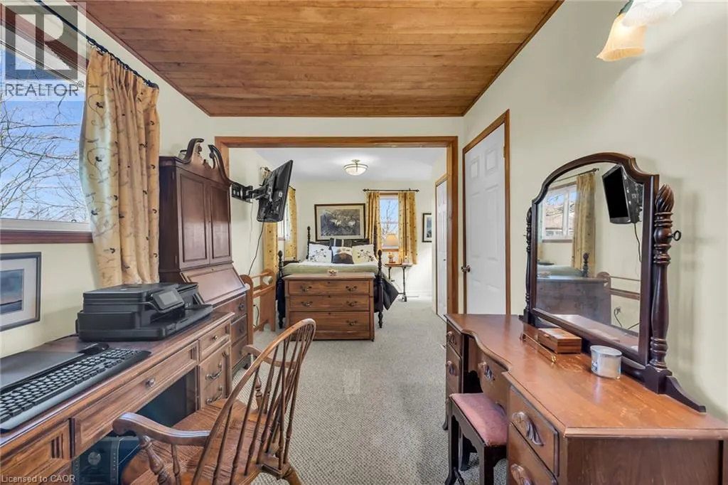 555 EDGEWATER Place