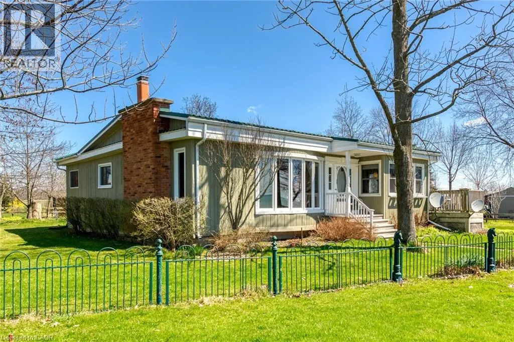 555 EDGEWATER Place