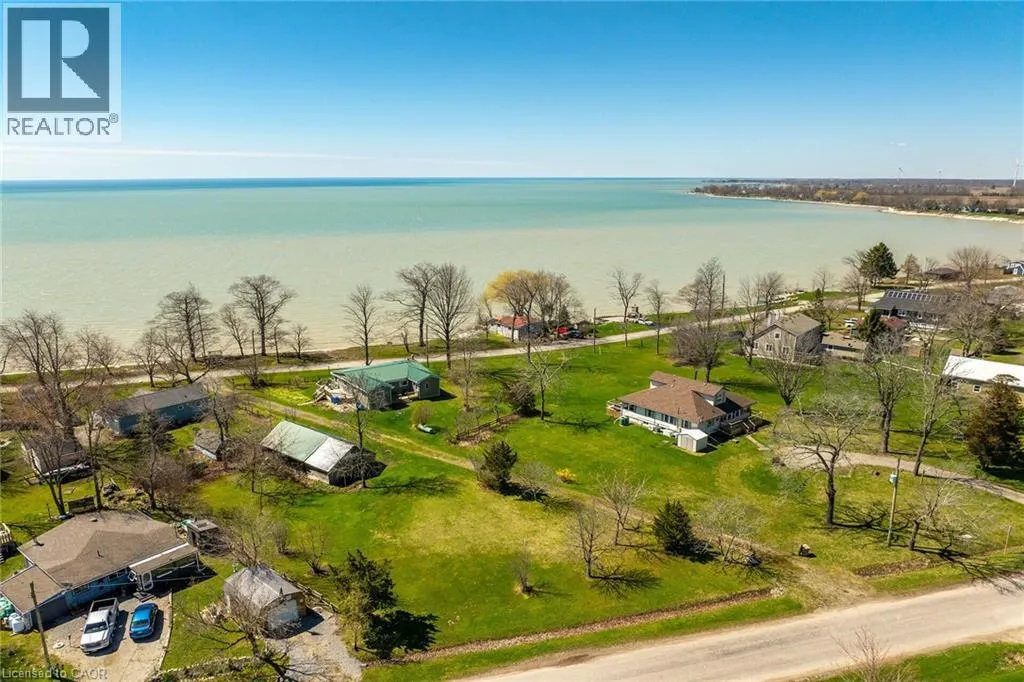 555 EDGEWATER Place