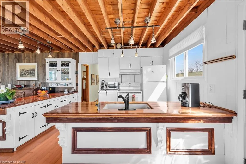 555 EDGEWATER Place