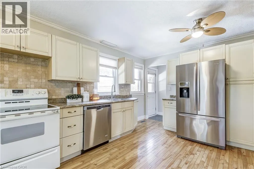 1216 DE QUINCY Crescent