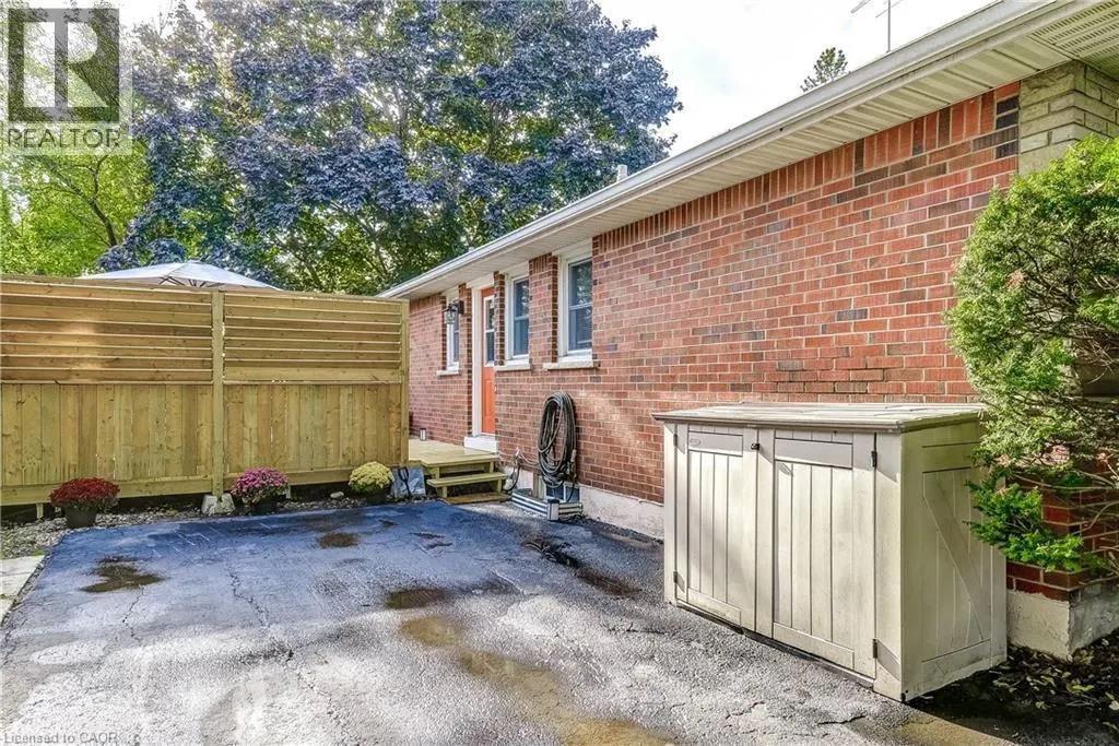 1216 DE QUINCY Crescent