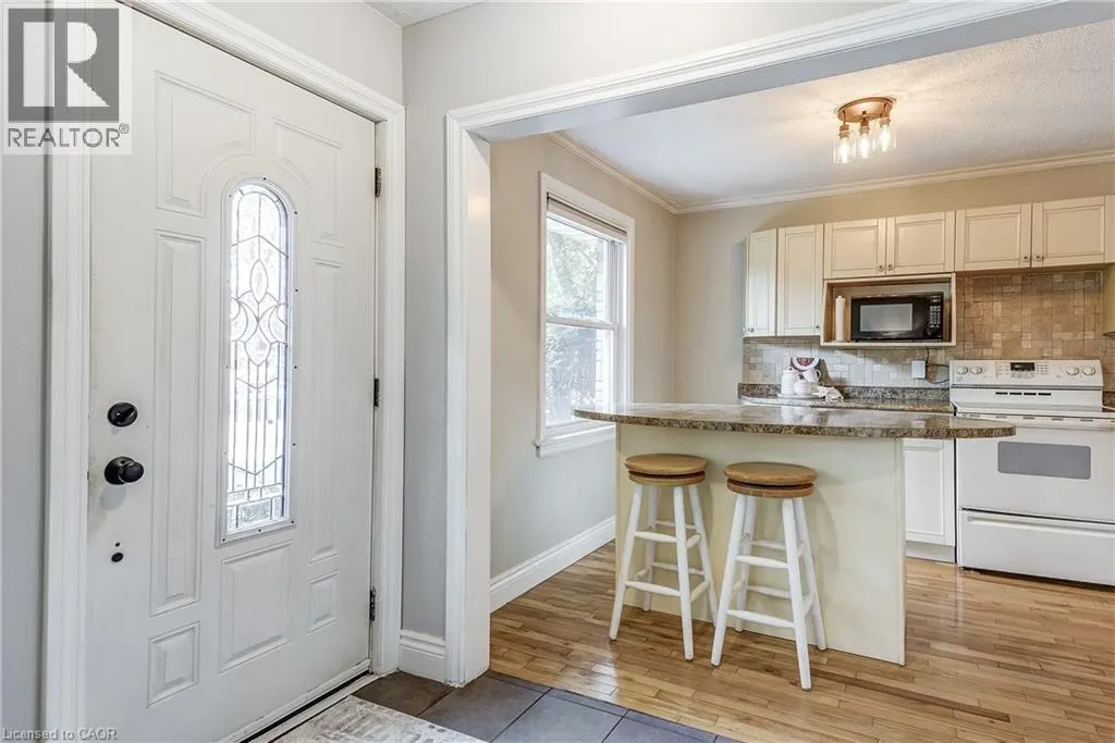 1216 DE QUINCY Crescent