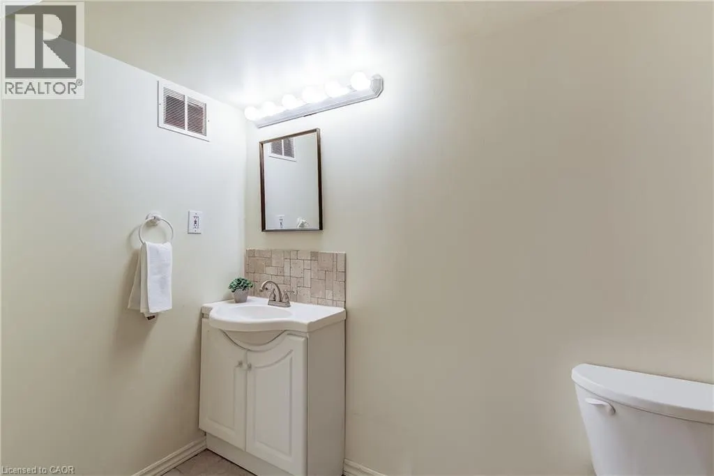 1216 DE QUINCY Crescent