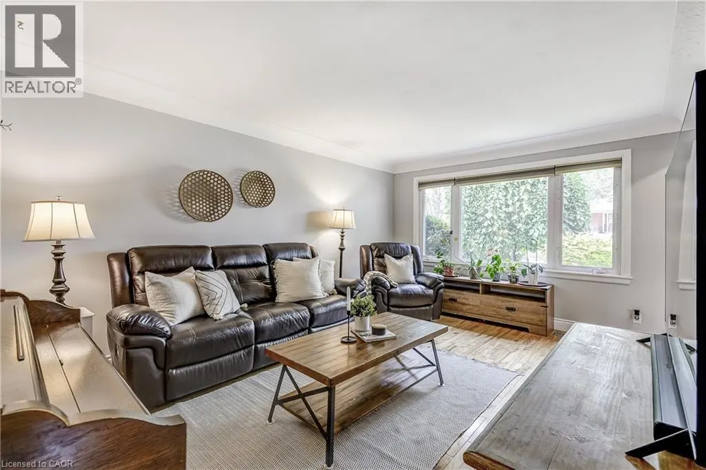 1216 DE QUINCY Crescent