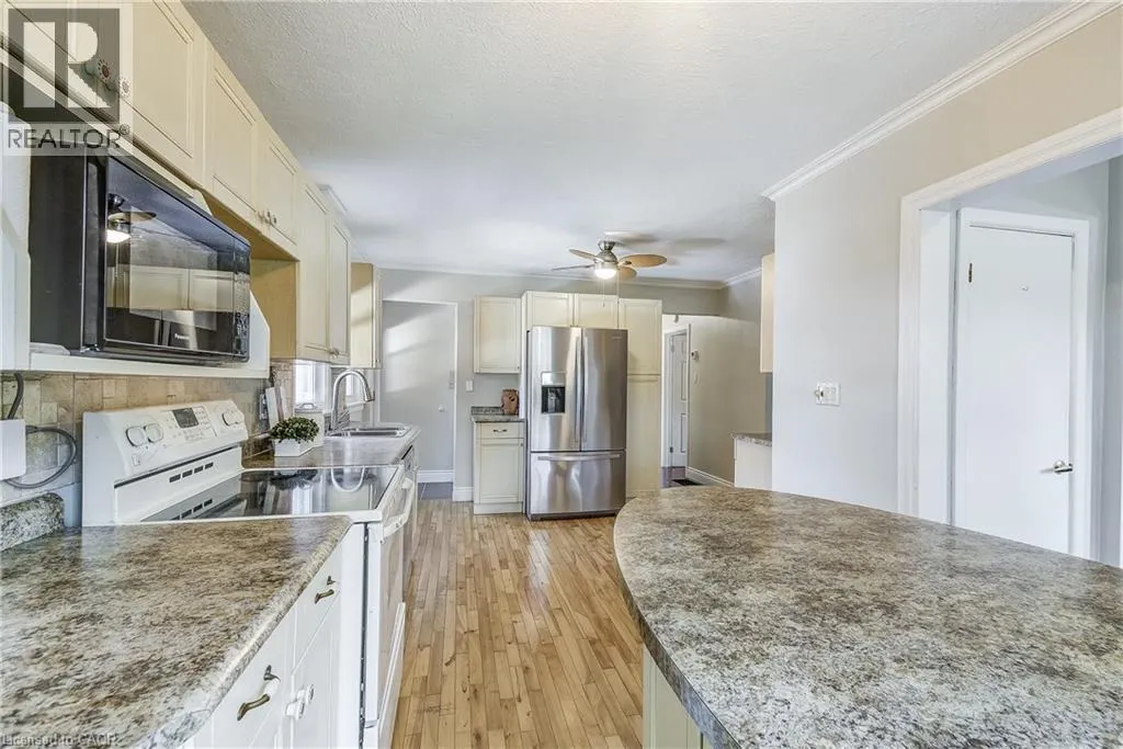 1216 DE QUINCY Crescent