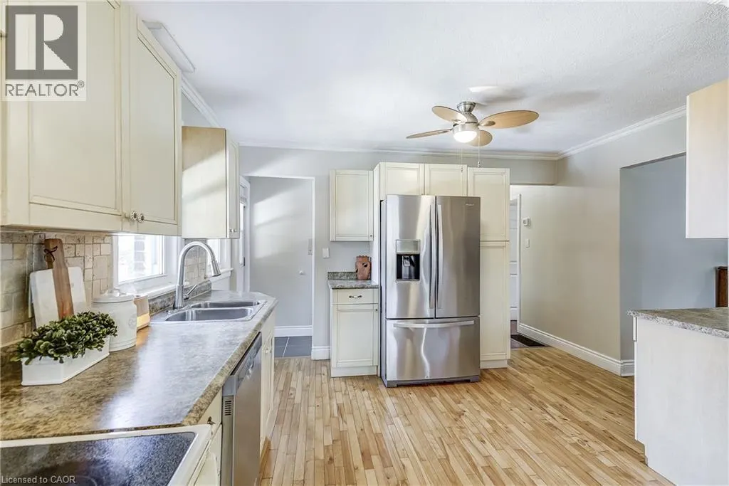 1216 DE QUINCY Crescent