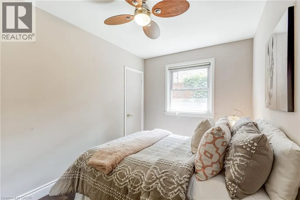 1216 DE QUINCY Crescent