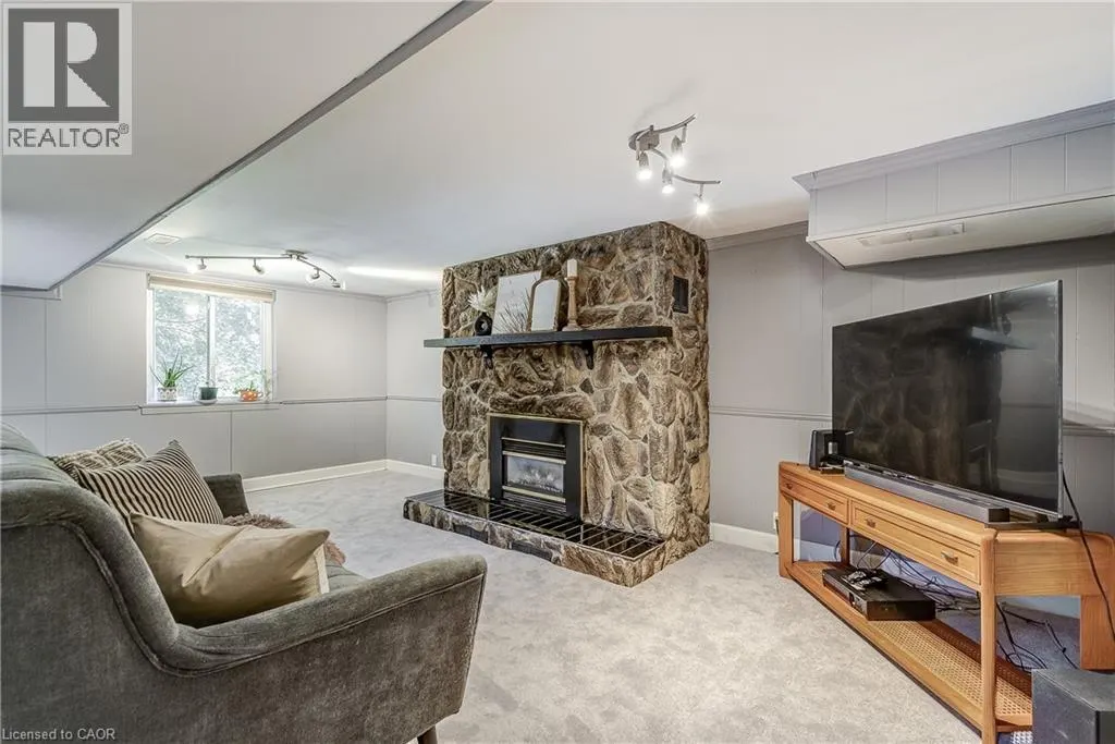 1216 DE QUINCY Crescent