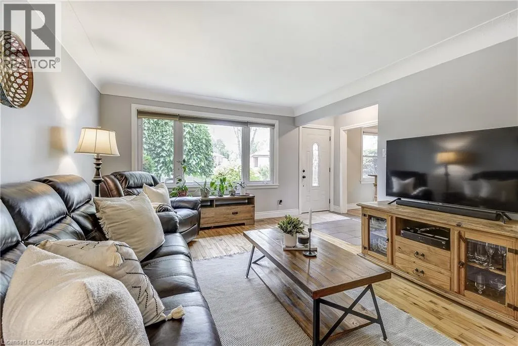 1216 DE QUINCY Crescent