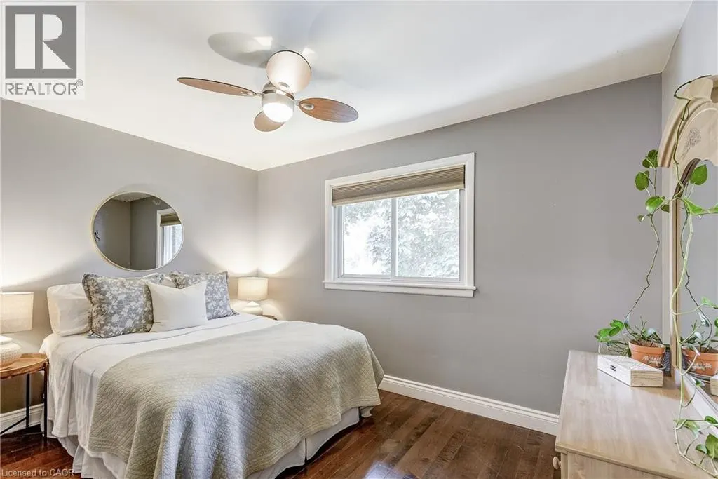 1216 DE QUINCY Crescent