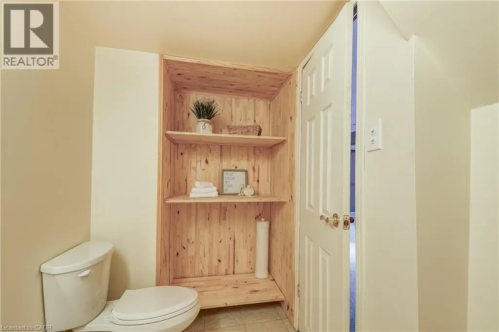 1216 DE QUINCY Crescent