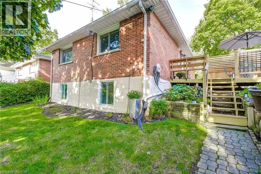 1216 DE QUINCY Crescent