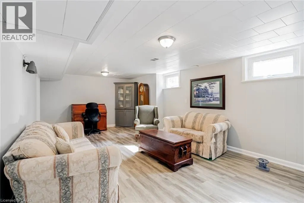 5 ALBERT Street E