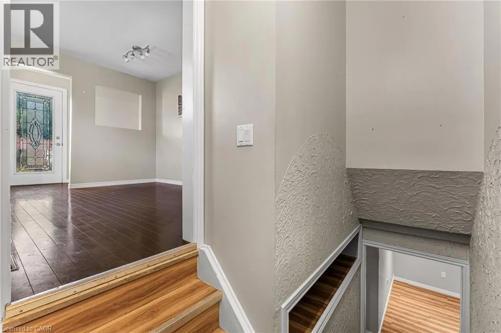 27 LOCKE Avenue