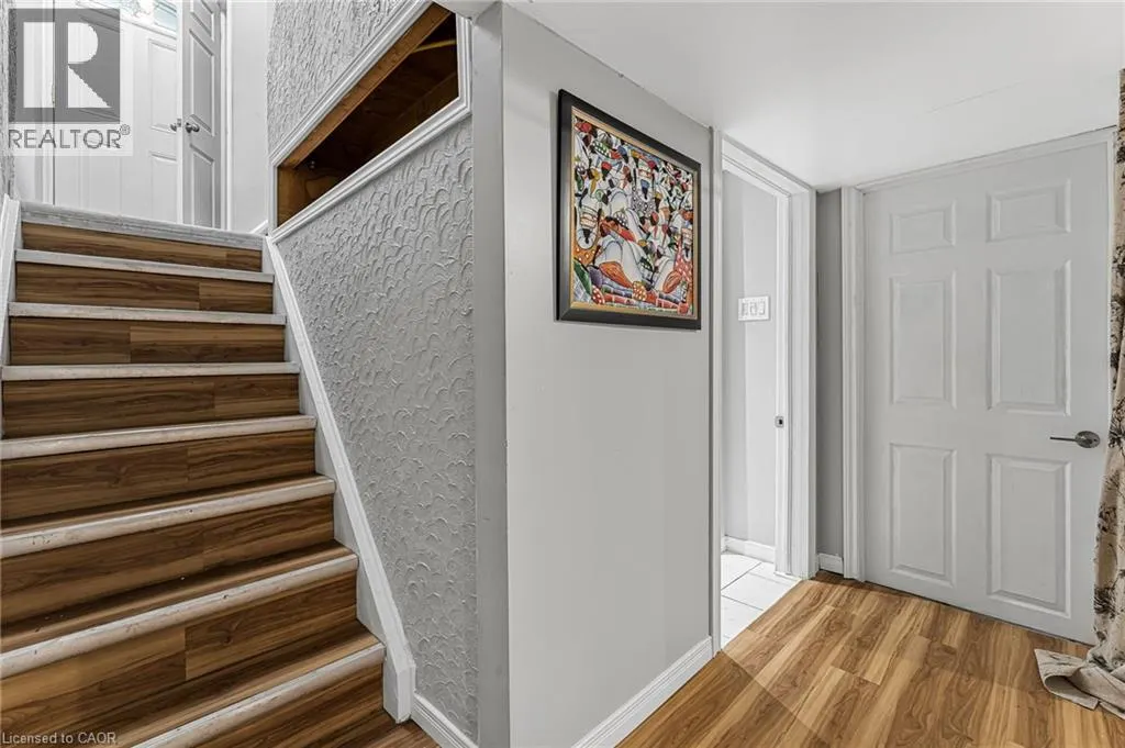 27 LOCKE Avenue