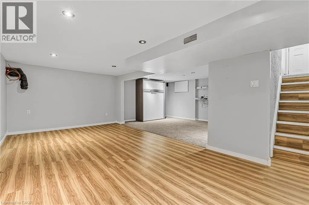 27 LOCKE Avenue