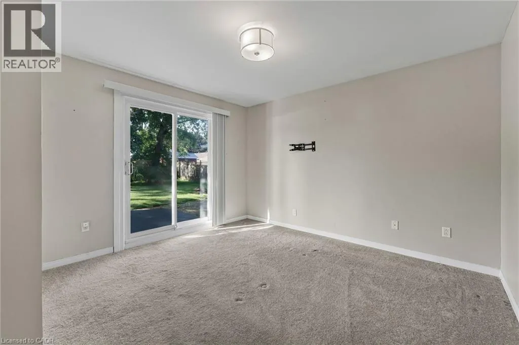 27 LOCKE Avenue