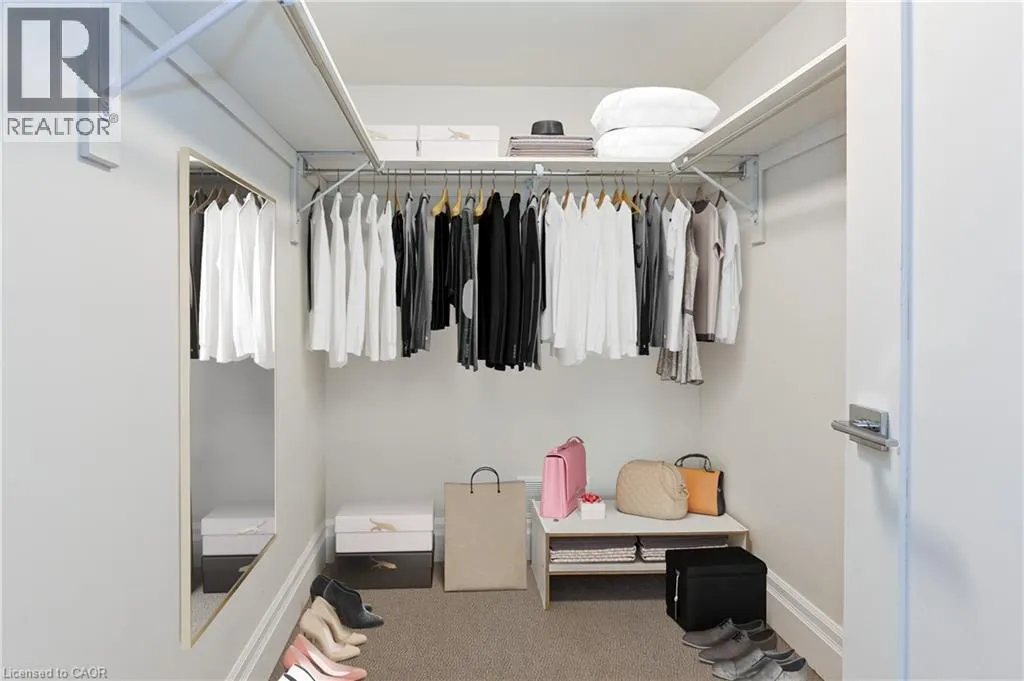 760 LAKESHORE Road E Unit# 207, #207