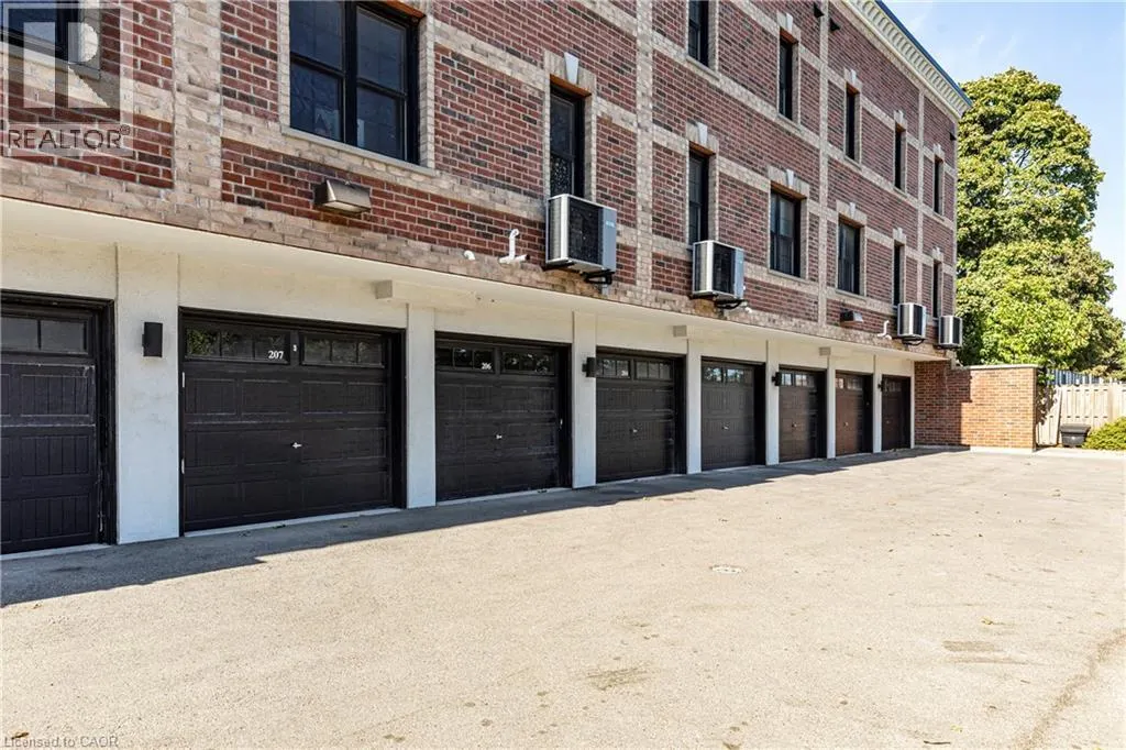 760 LAKESHORE Road E Unit# 207, #207
