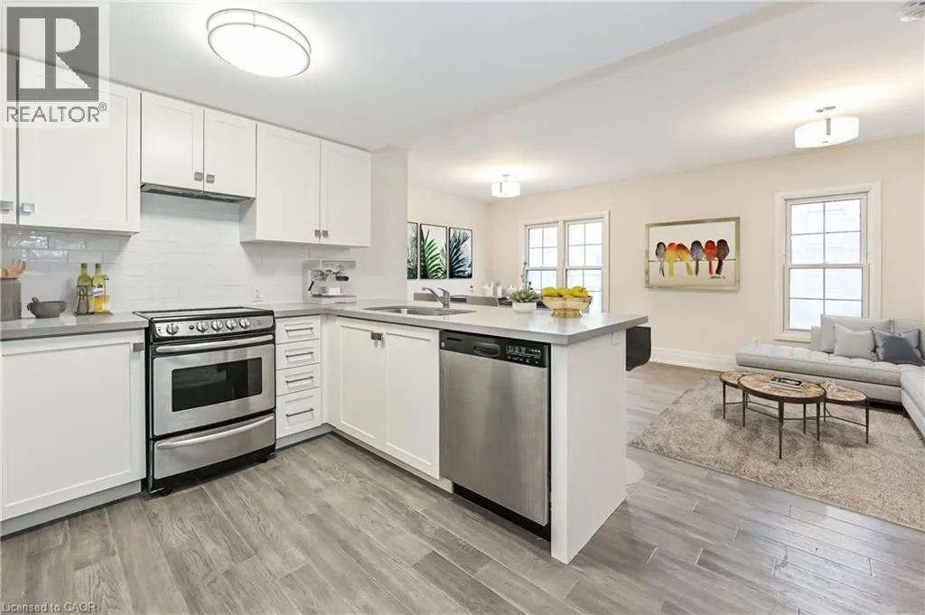 760 LAKESHORE Road E Unit# 207, #207